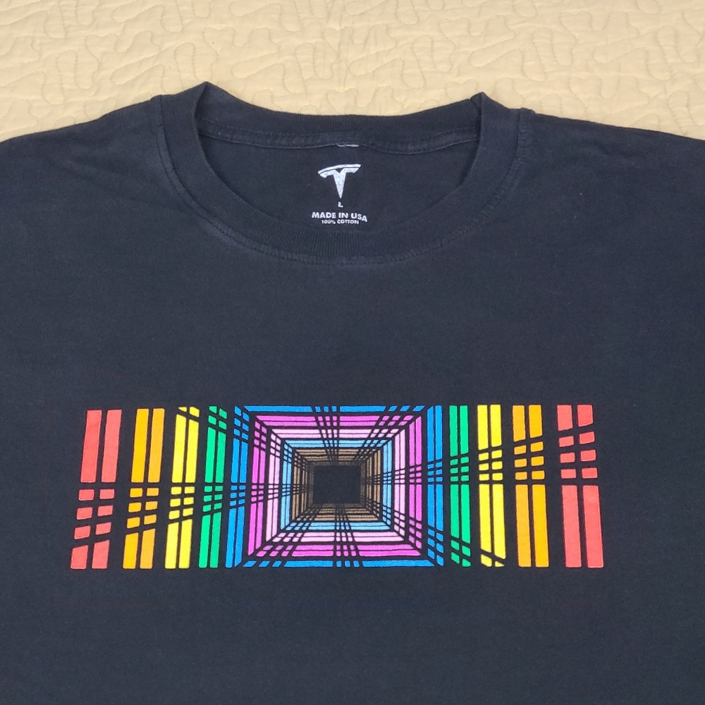 Tesla Plaid Pride rainbow vortex T shirt size L